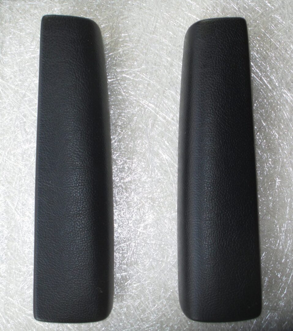 1971-72 B Body Charger Road Runner Rear Armrest Pad In pairs-Black image 0